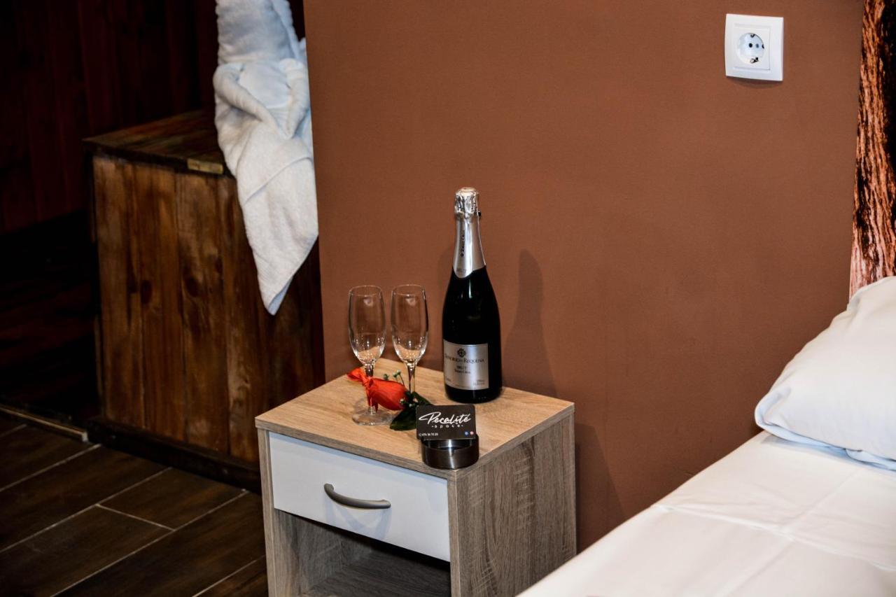 Hotel del amor Pecalite Space *