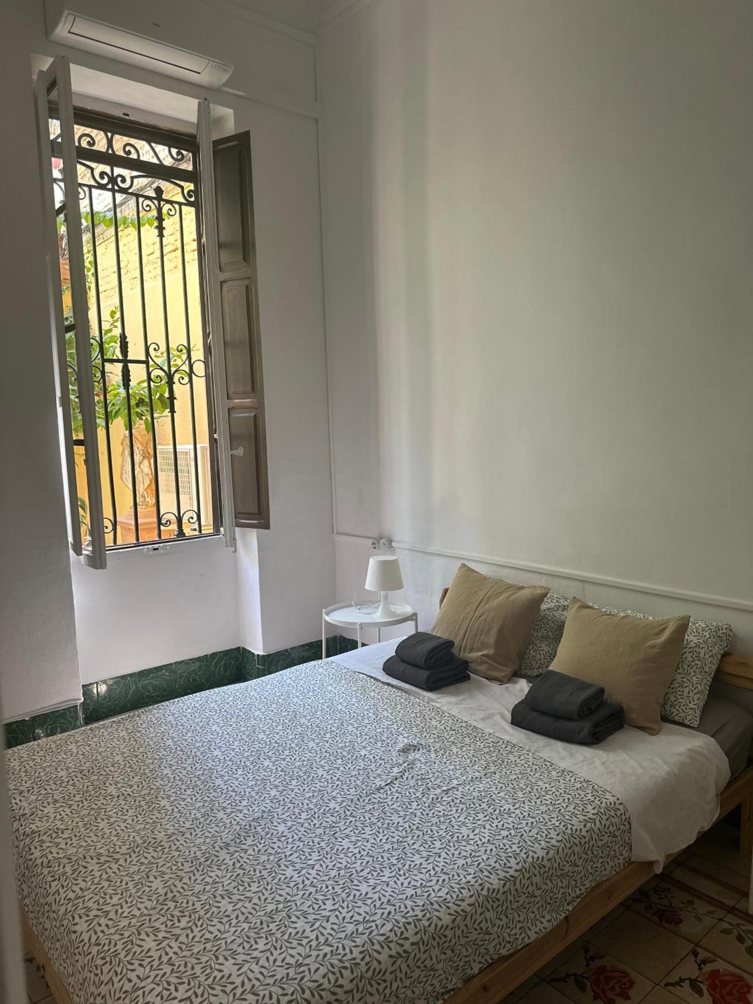Pensión Con Bano Privado 1 Cama De Matrimonio *