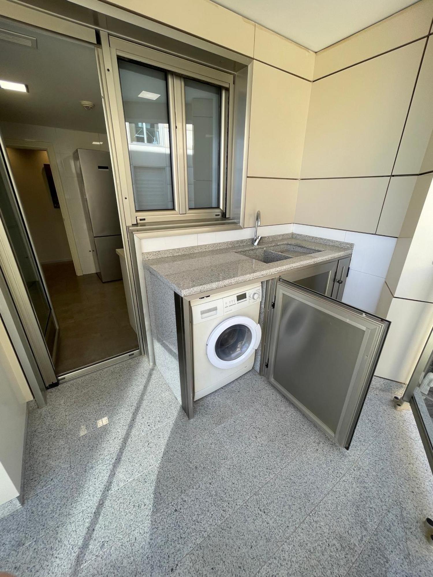 Primera Linea Playa Patacona, Apartamento *
