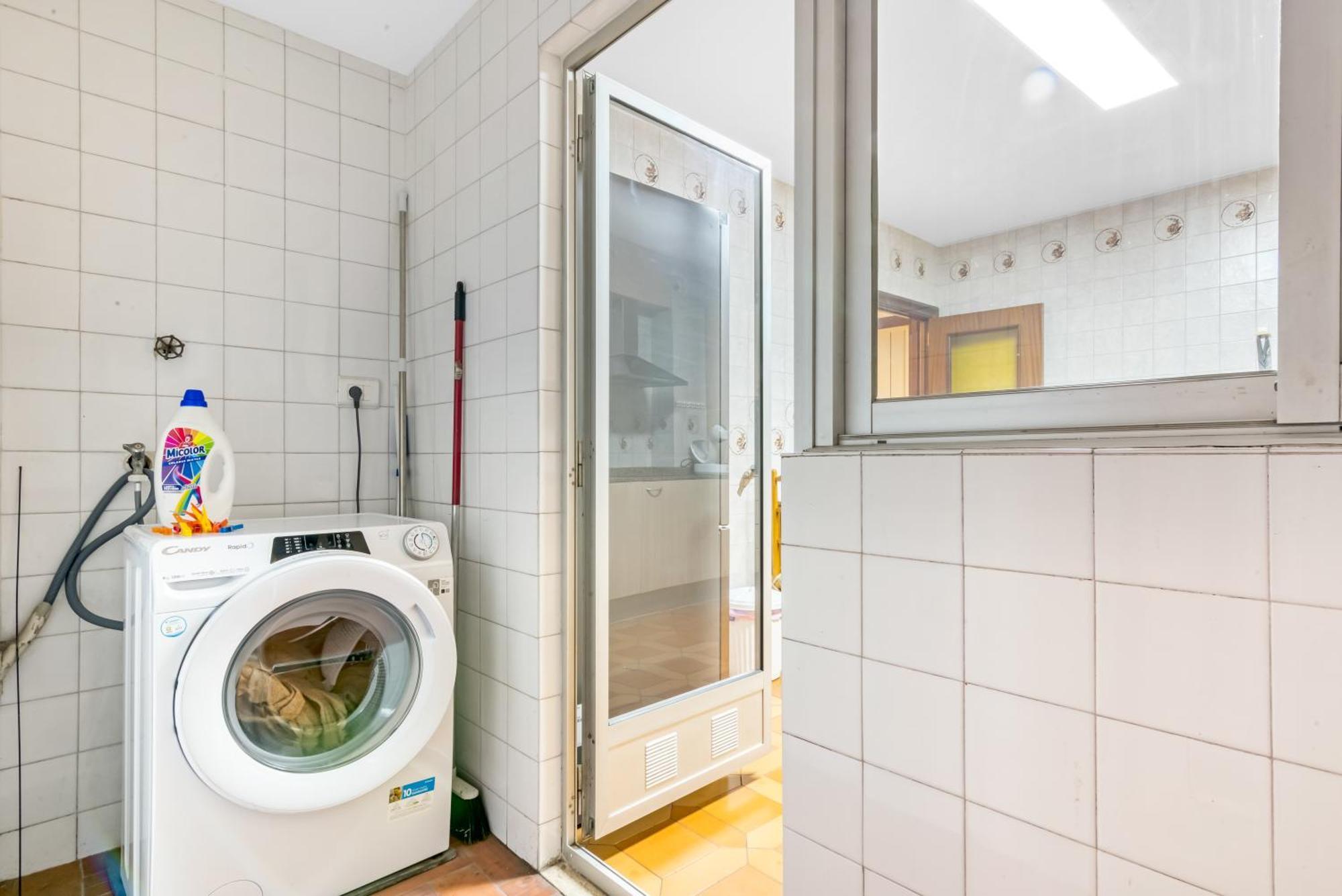 Centrally Located Temporary, Very Spacious Pataconabluerentals Apartamento *
