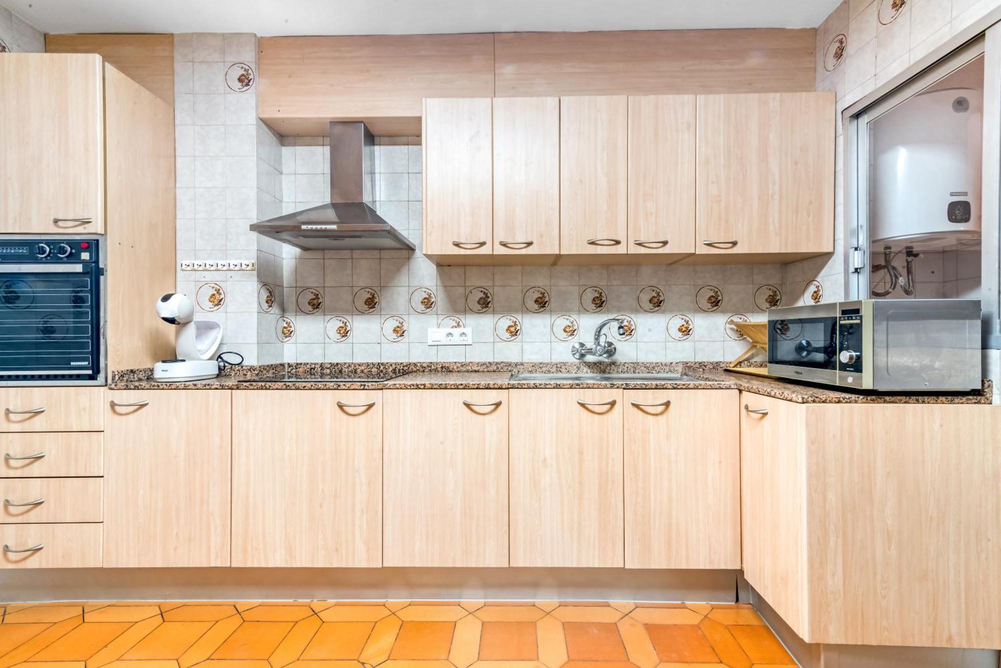 Centrally Located Temporary, Very Spacious Pataconabluerentals Apartamento *