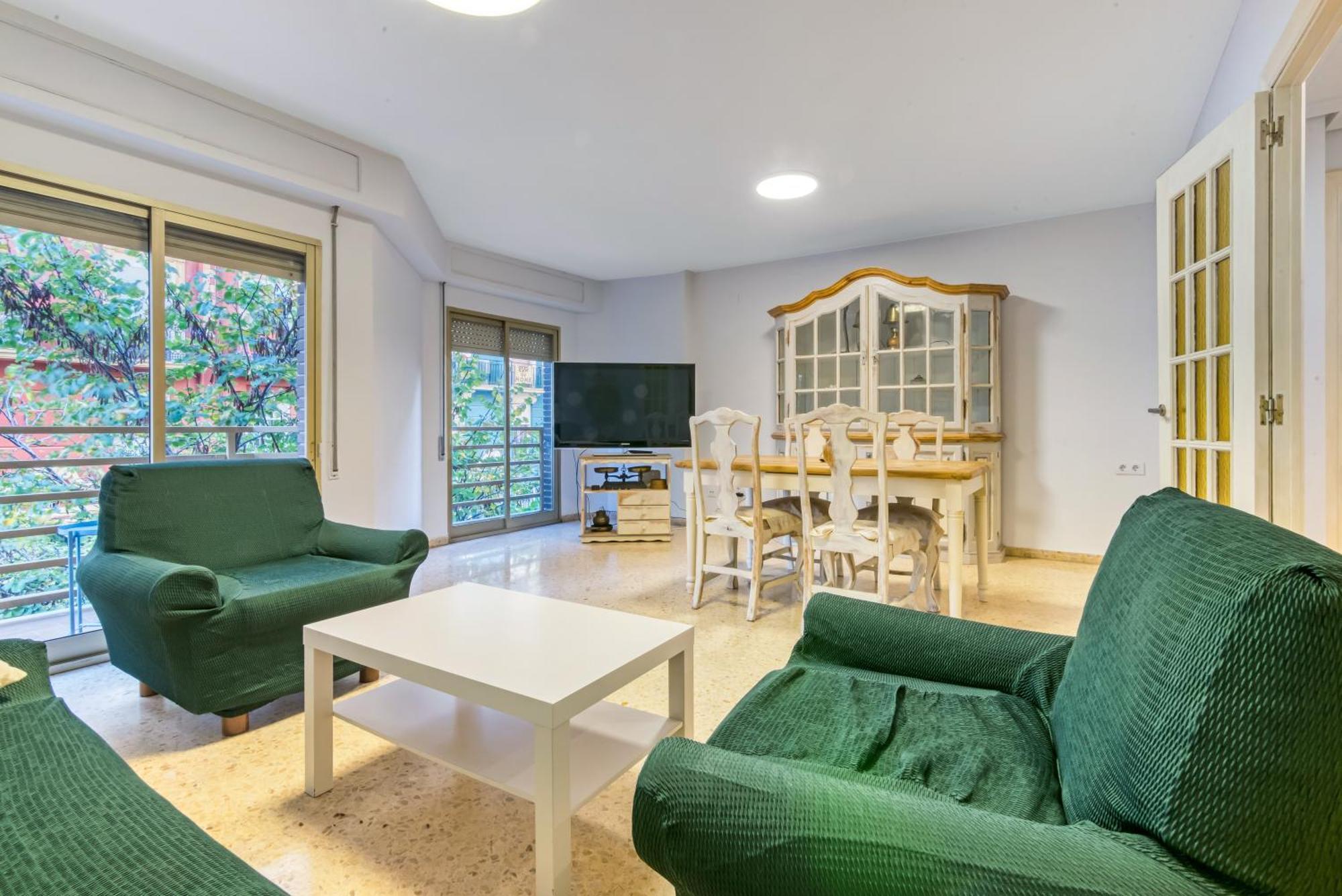 Centrally Located Temporary, Very Spacious Pataconabluerentals Apartamento Valencia