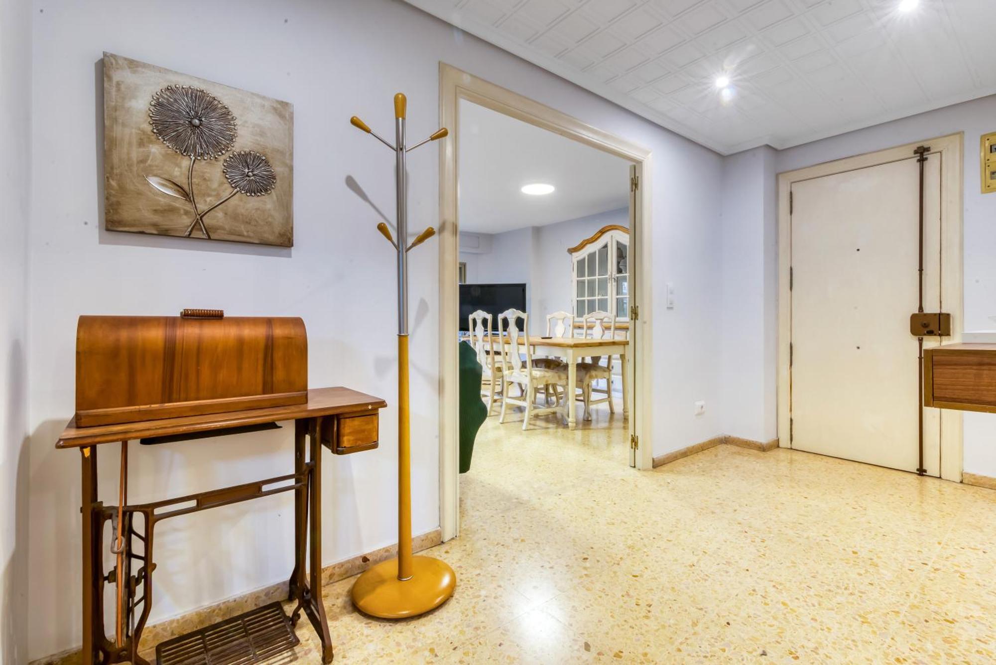 Centrally Located Temporary, Very Spacious Pataconabluerentals Apartamento *