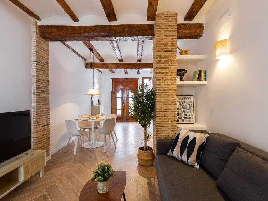 Beautiful Restored House With Terrace Apartment Valencia