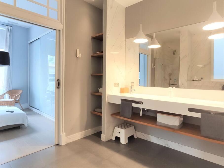 De Lujo Frente Al Mercado Colon. Only Adults Apartamento *