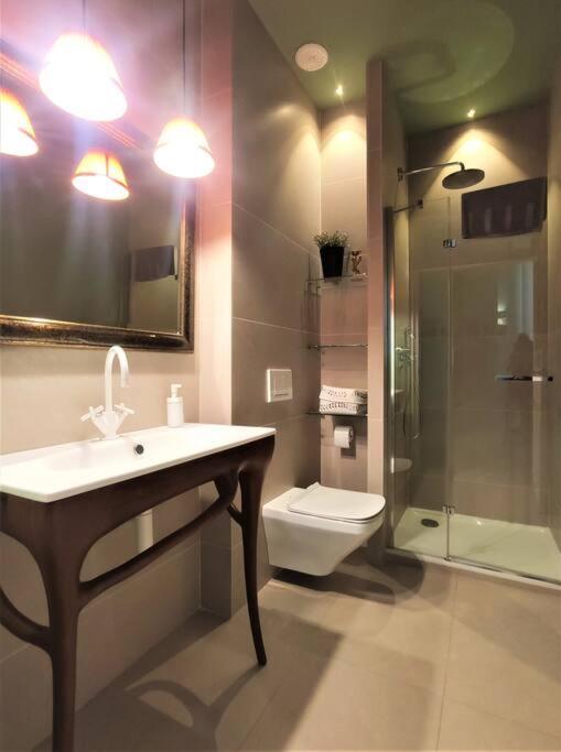 Apartamento De Lujo Frente Al Mercado Colon. Only Adults Valencia
