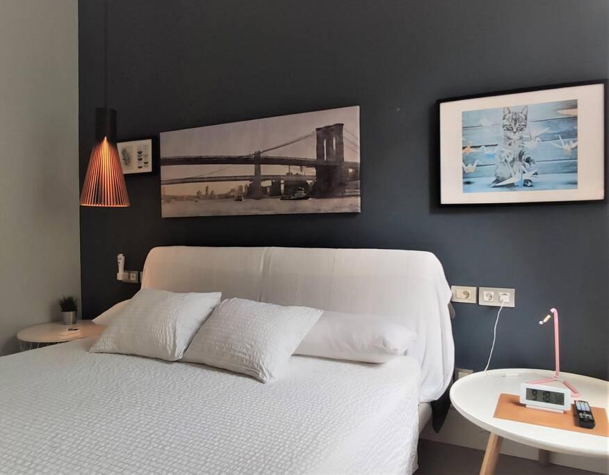 De Lujo Frente Al Mercado Colon. Only Adults Apartamento