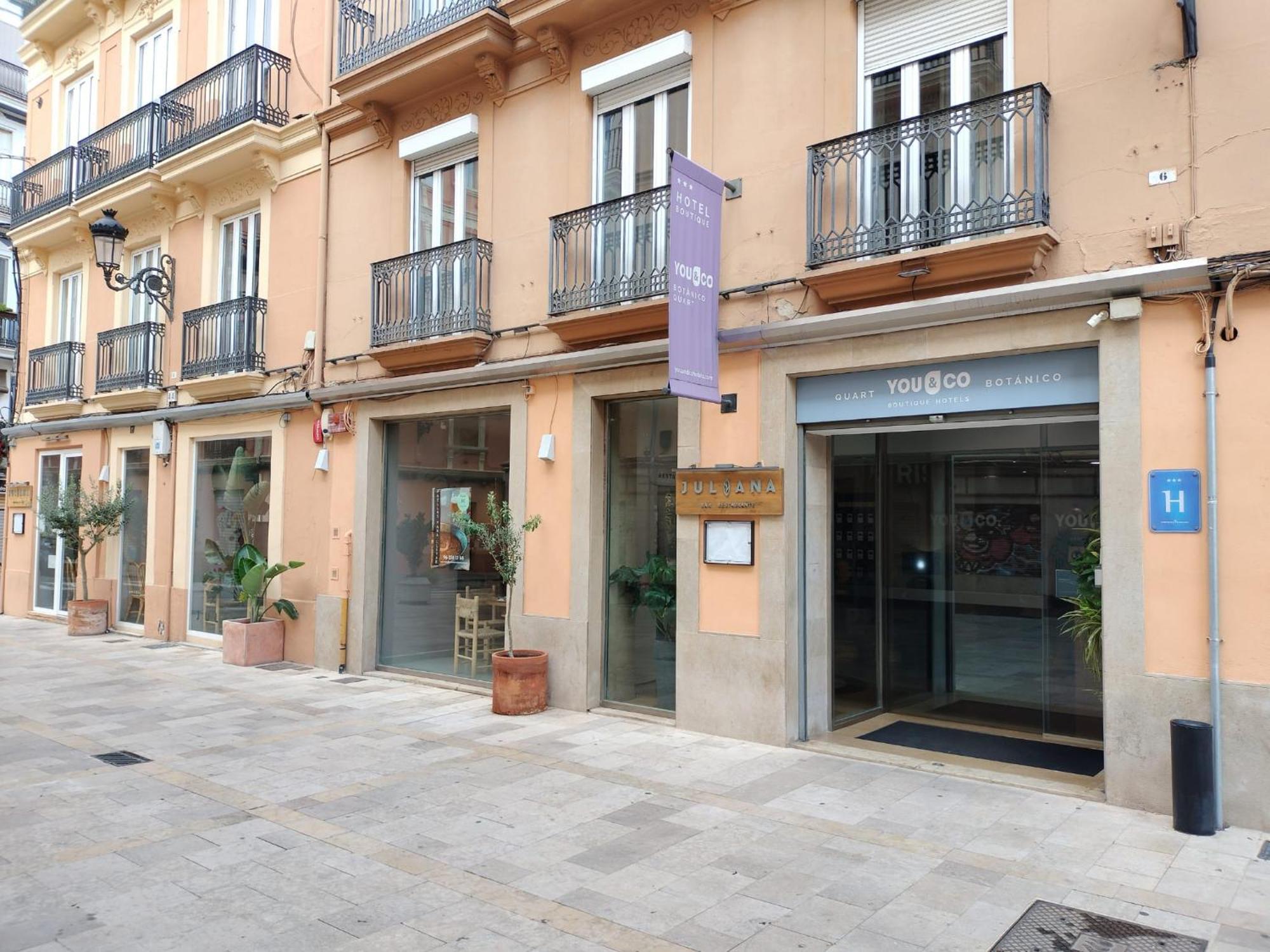 & Co. J. Botanico Boutique Hotel 3*