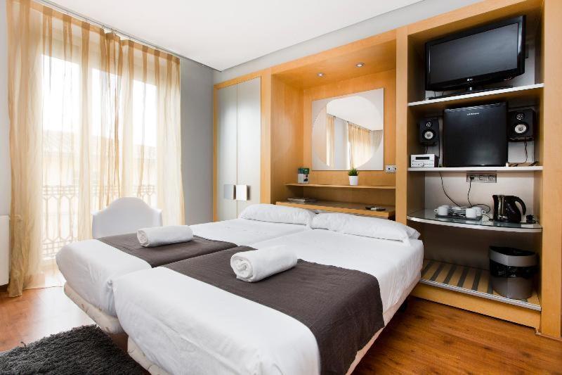 & Co. J. Botanico Boutique Hotel 3*