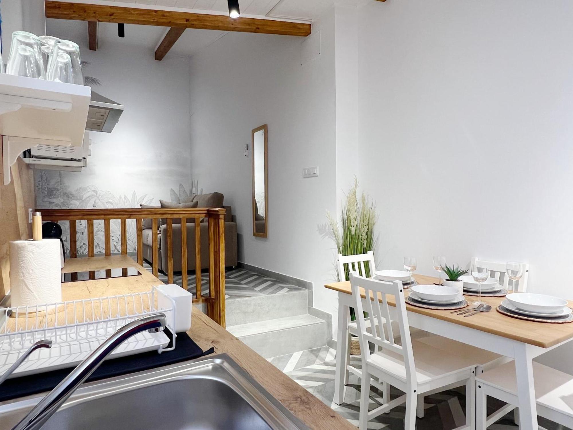 Encantador Vigas De Madera Apartamento
