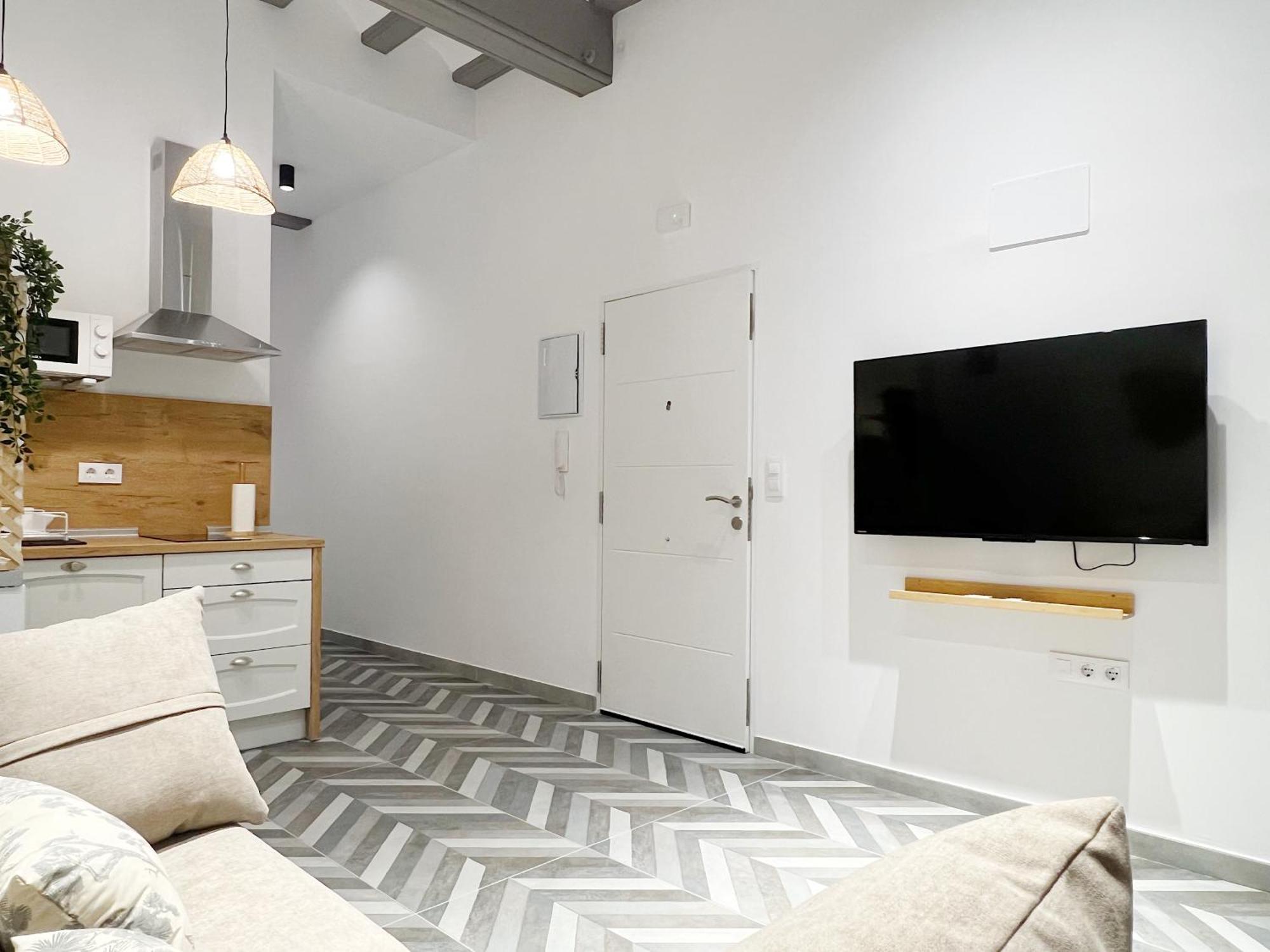 Encantador Vigas De Madera Apartamento