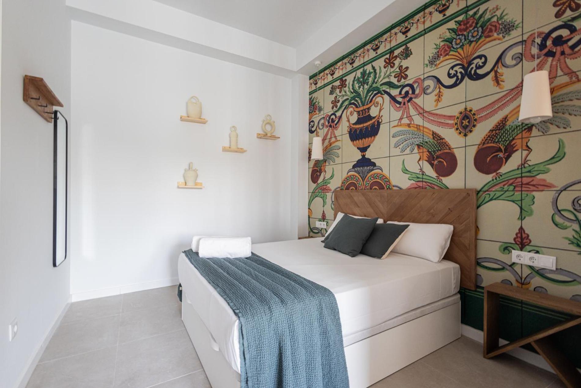 Florit Flats - Traditional Valencia Ceramic Apartments, Bicycles For You! *