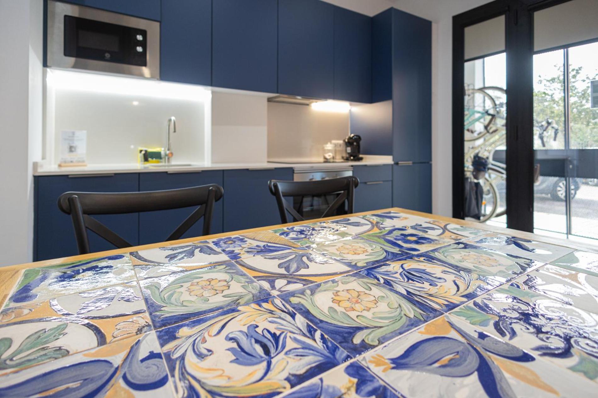 Florit Flats - Traditional Valencia Ceramic Apartments, Bicycles For You! *
