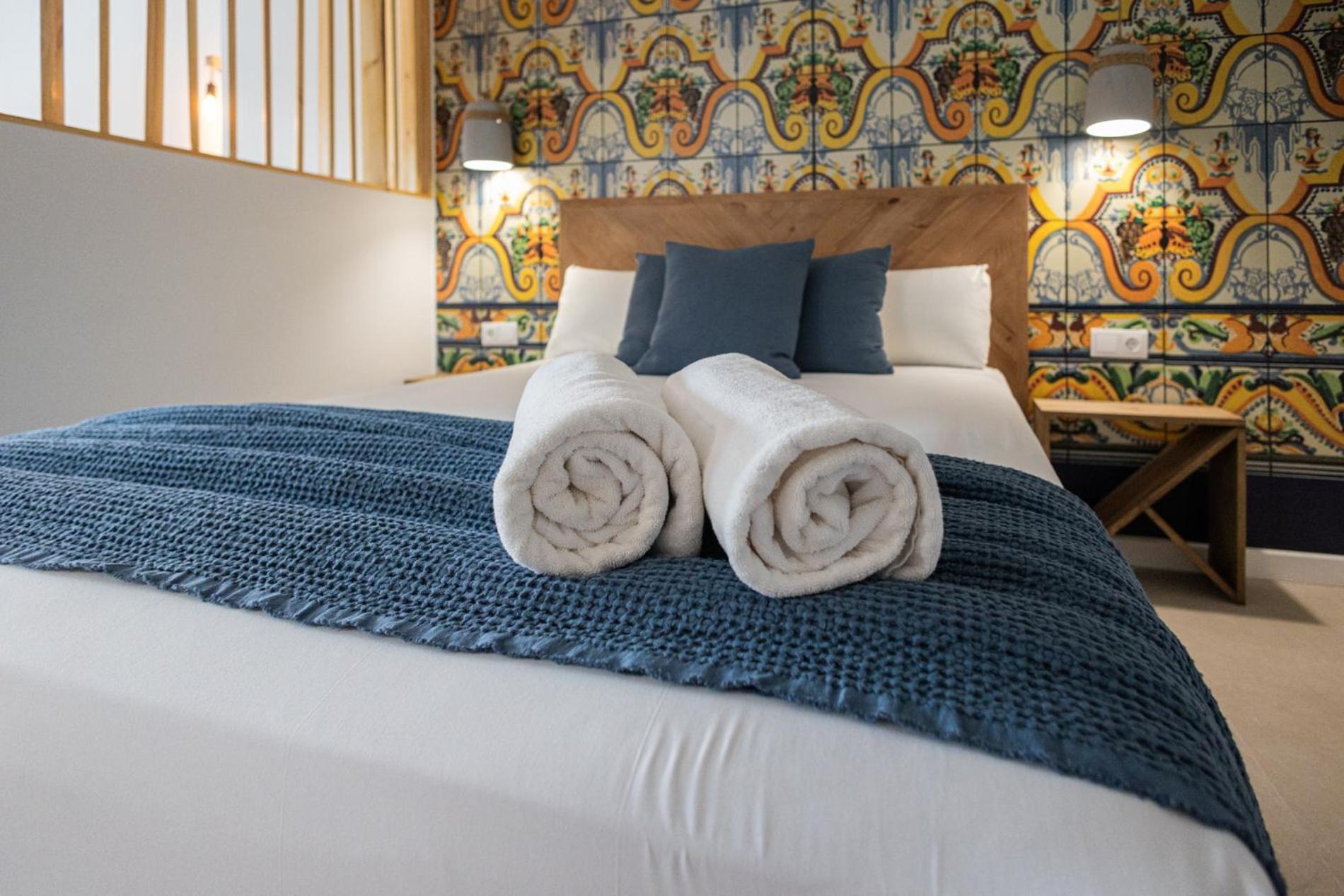 Florit Flats - Traditional Valencia Ceramic Apartments, Bicycles For You! Apartment