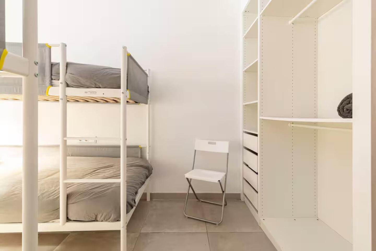 Vivienda Junto A Ruzafa / 6 Pax *