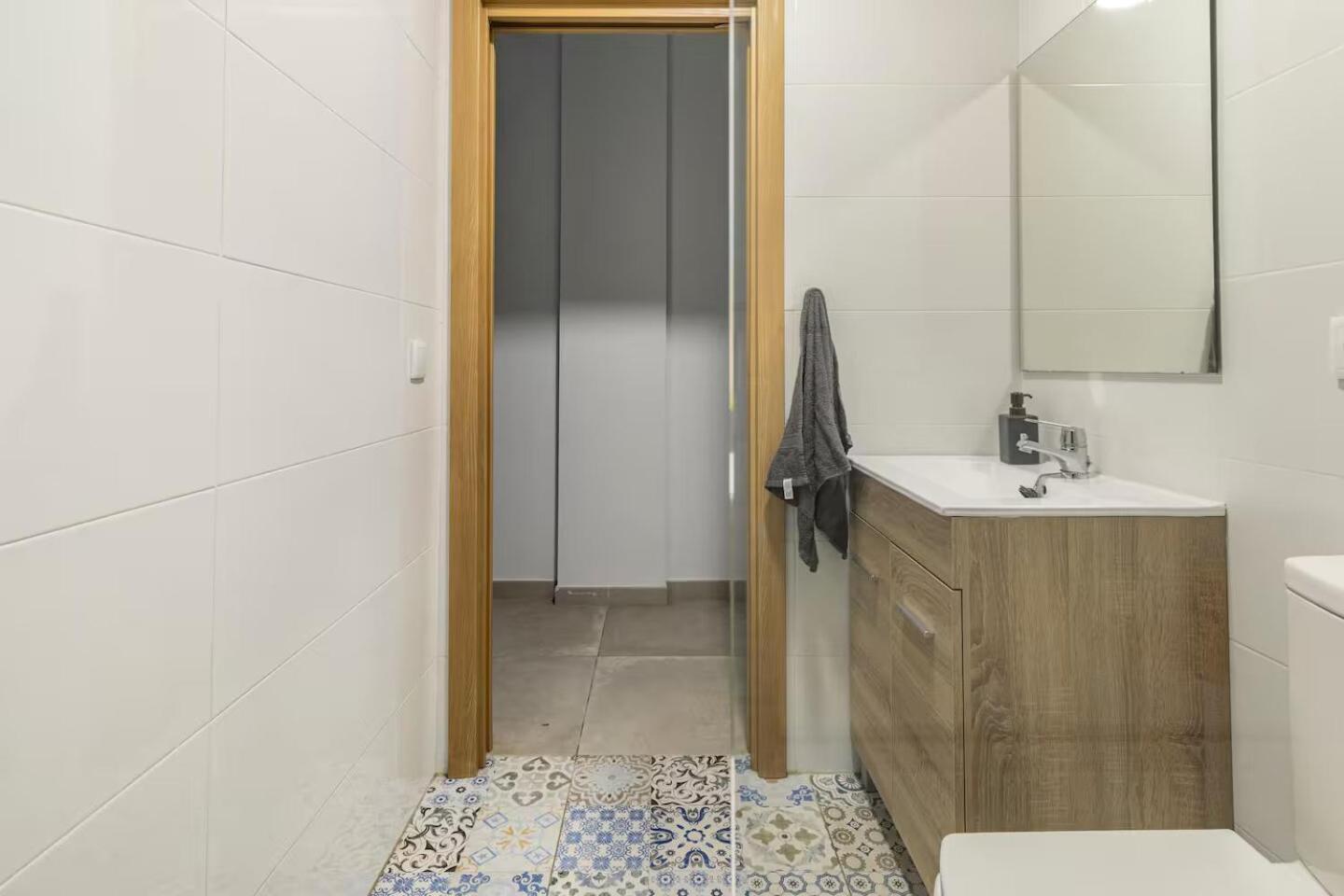 Vivienda Junto A Ruzafa / 6 Pax *