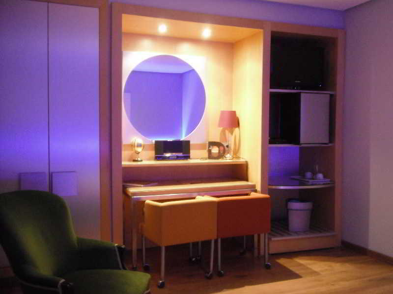 & Co. J. Botanico Boutique Valencia