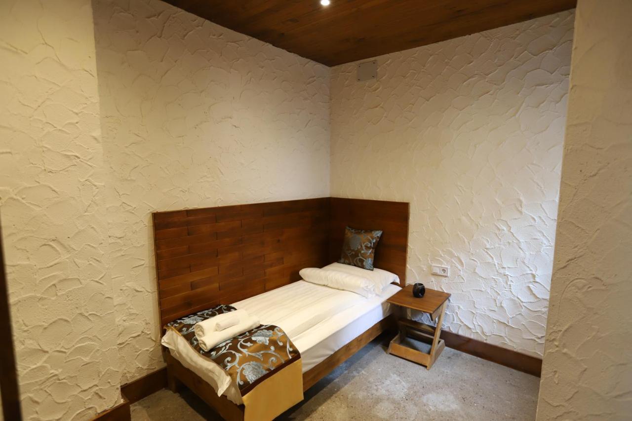 Buho House *