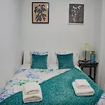 Cozy & Modern Apartment Next To Metro A. Guimera