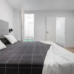 - Spacious Sanctuary In The Heart Of Valencia! -