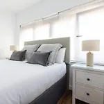 Florit Flats - The Apolo Studio