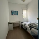 Modernized 3-Bedroom Flat 500M To The Beach