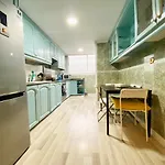 Valencia Guest Rooms Near The Beach In Shared Apartment