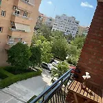 Habitacion Con Balcon En Piso Compartido