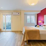 Ciudad Las Artes Gem: Stylish Near Ruzafa & Beach