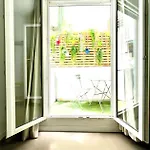 Tarongers, Lovely Flat In The Center