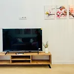 Loft 3 - Space & Conform Close To Center