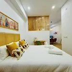 Loft 3 - Space & Conform Close To Center