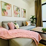 Loft 3 - Space & Conform Close To Center