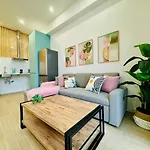 Loft 3 - Space & Conform Close To Center