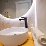 Florit Flats - The Trafalgar Apartments