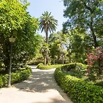ApartUP Ayora Garden