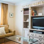 Florit Flats - Cozy 2 Bedroom Apartment By The City Of Arts And Science