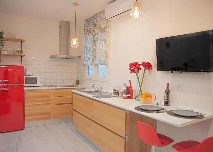 Cozy & Modern Apartment Next To Metro A. Guimera