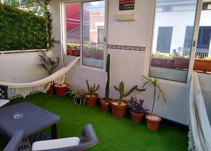 Casa Con Encanto Y Terraza Junto A La Playa