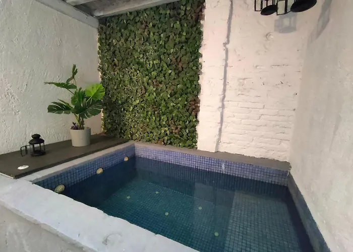 Pequeño Apartamento con Mini Piscina (Temperatura ambiente)