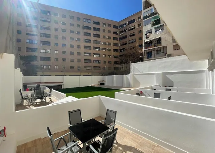 Travel Habitat Ave Sorolla Suites