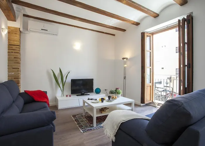 Singular Apartments Station