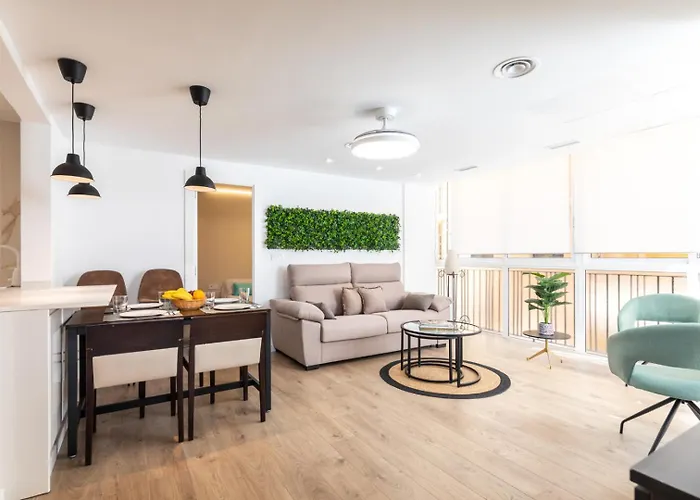 Urbannest Apartment