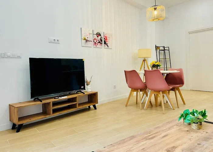Loft 3 - Space & Conform Close To Center