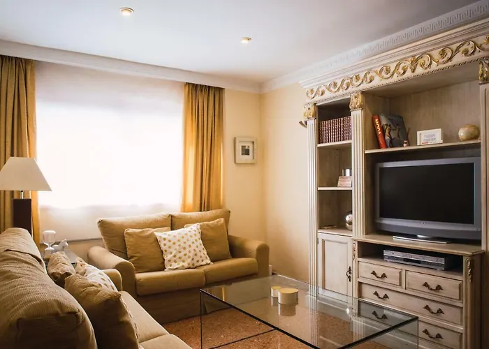 Florit Flats - Cozy 2 Bedroom Apartment By The City Of Arts And Science