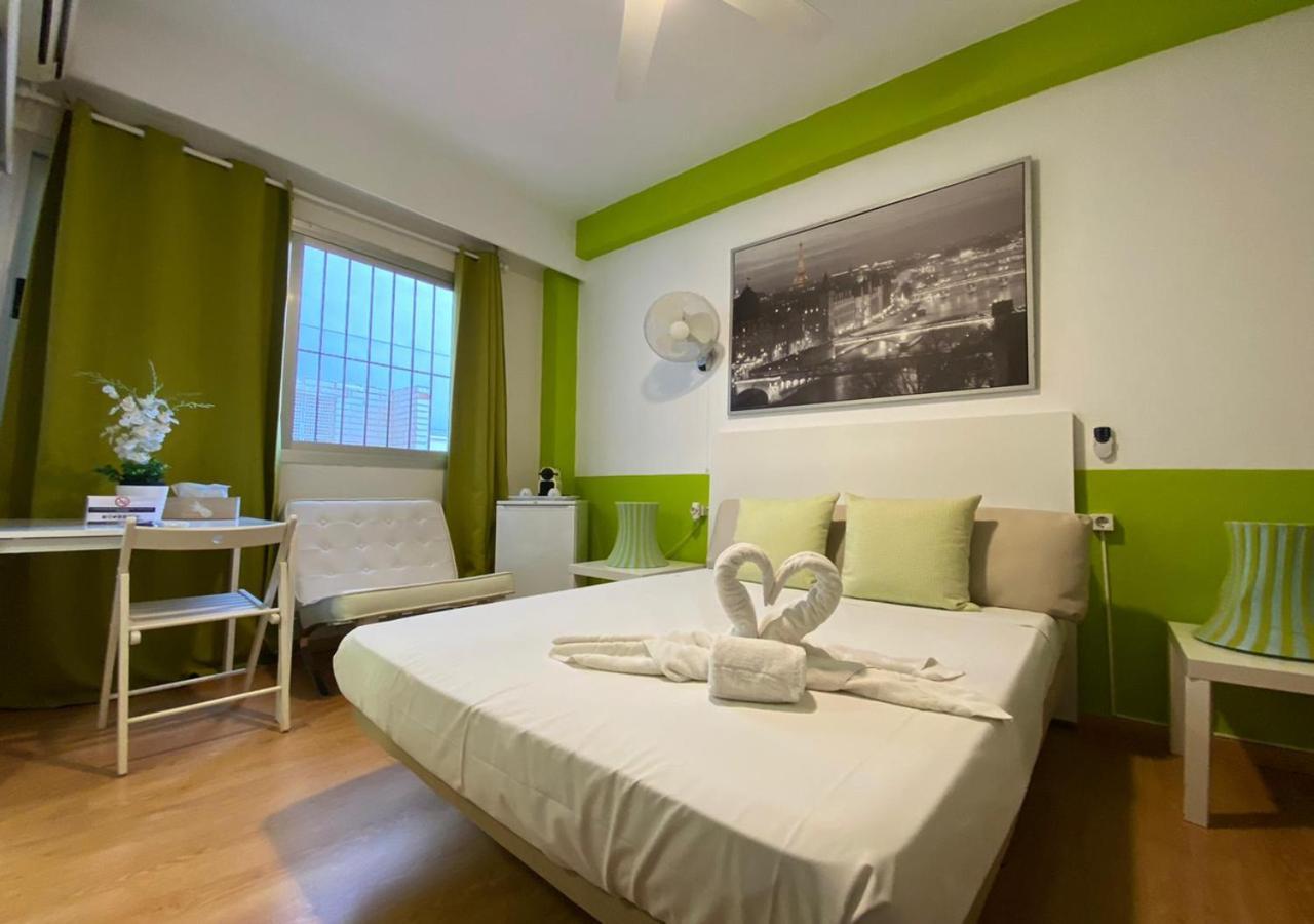 Suits You: Adults-only Centro Historico With Auto Check-in 2* Valencia