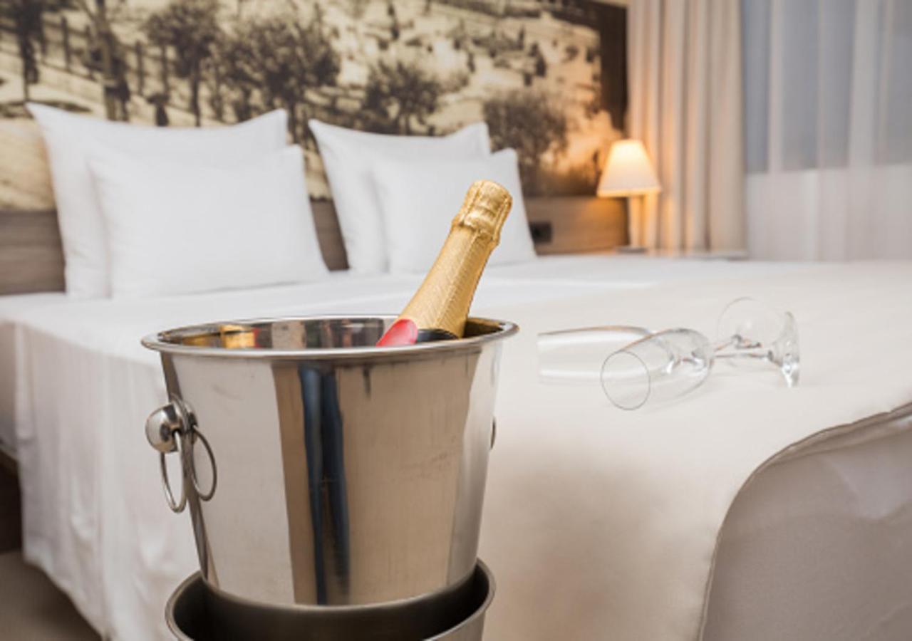 Suits You: Adults-only Centro Historico With Auto Check-in 2* Valencia