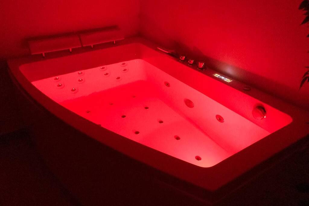 Apartment With Jacuzzi Free Wifi *