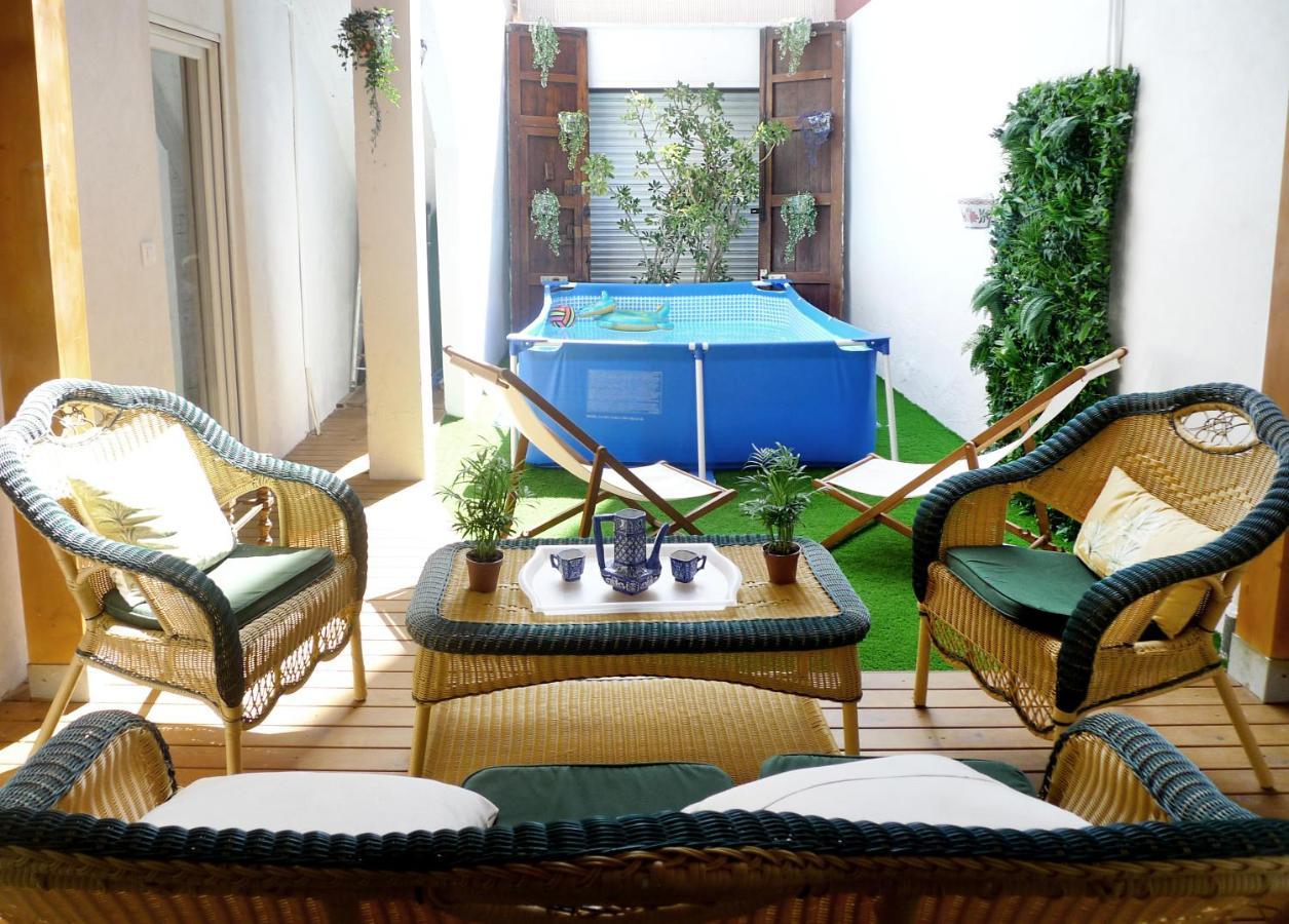 Apartment With Pool By The Beach *