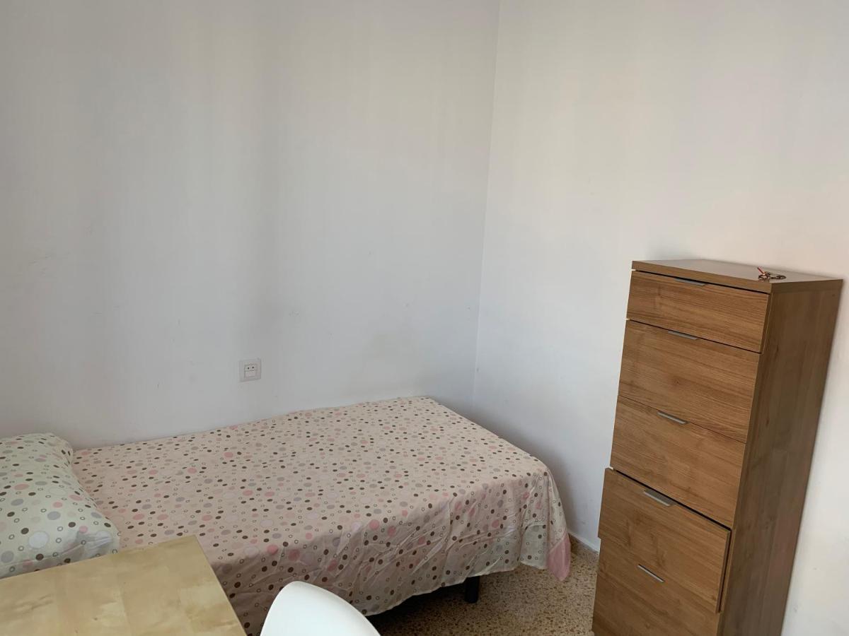 Con Cama Individual, Piso Compartido En Avenida Blasco Ibanez Homestay
